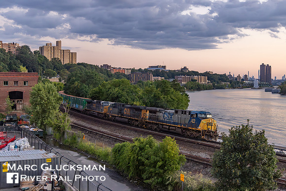 CSX Q704, CSXT 475, Marble Hill, New York, NY