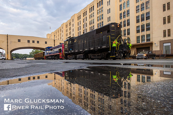 NJYNJ Rail, KLWX 253 and NYNJ 5101, Brooklyn Army Terminal, Brooklyn, New York