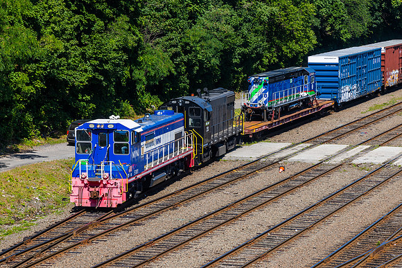 NYNJ Rail 5101 and MTA NYCT Subway HL001, NYNJ Rail Yard, Brooklyn, New York
