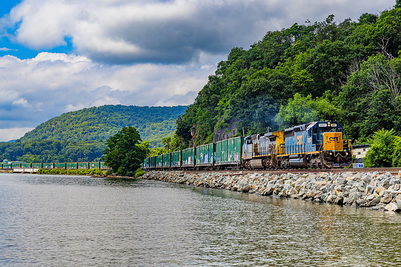 CSX Q701, CSXT 8857, Peekskill, New York