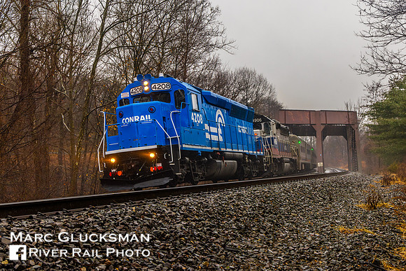 NJT Train 75, NJTR 4208 (Conrail Heritage), Lyndhurst, New Jersey