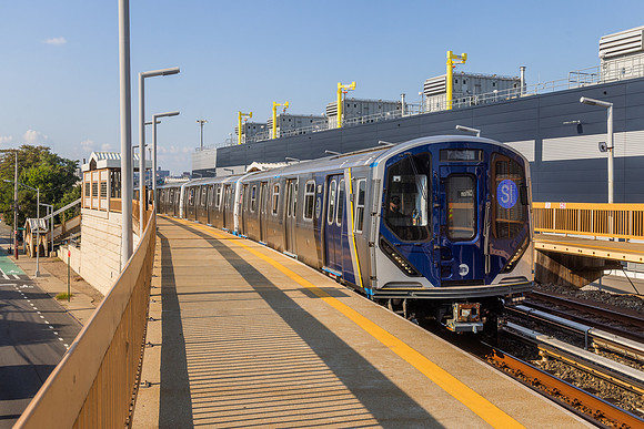 MTA Staten Island Railway 100 R-211S, Clifton, Staten Island, New York