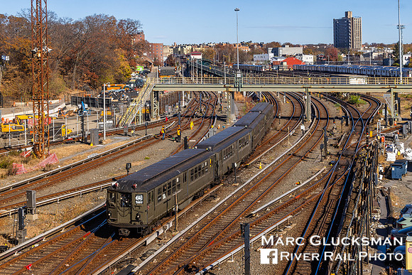 MTA NYCT Subway/NYTM Lo-V, near Unionport Yard, Bronx, New York