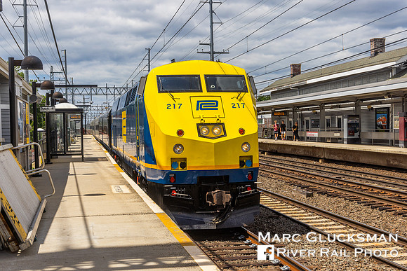 Metro-North Railroad/MNR OCS, MNCW 217 (Penn Central/40th Ann), Stratford, Connecticut