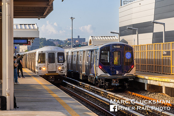 MTA Staten Island Railway 100 R-211S & 414 R-44S, Clifton, StatenIsland, New York