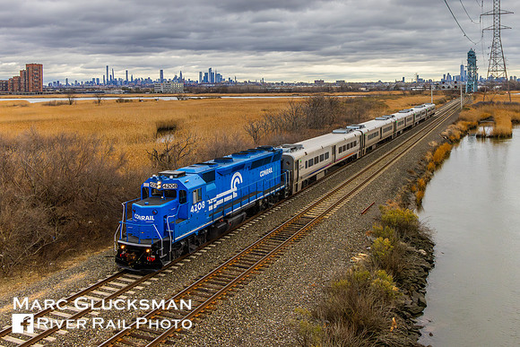 NJT Train 75, NJTR 4208 (Conrail Heritage), Lyndhurst, New Jersey