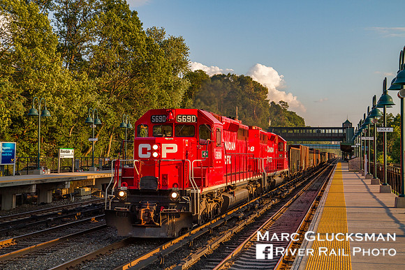 Canadian Pacific 417, CP 5690, MNR Riverdale, Bronx, New York