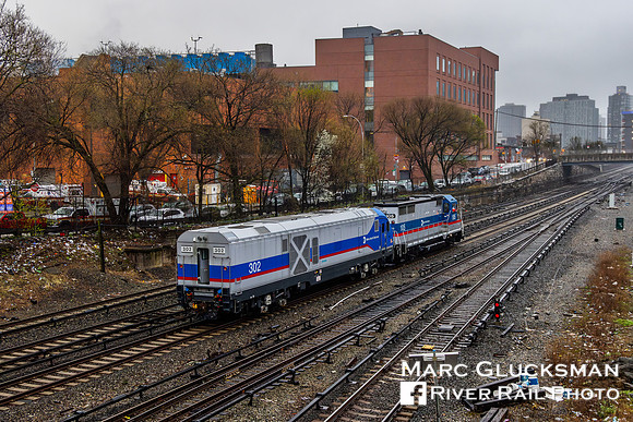 MNR Siemens SC42-DM, MNCW 302 with MNCW 105 Mott Haven, Bronx, New York