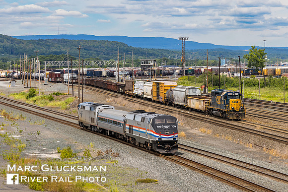 CSX Yard Job meets Amtrak Qualification Train, Selkirk, New York