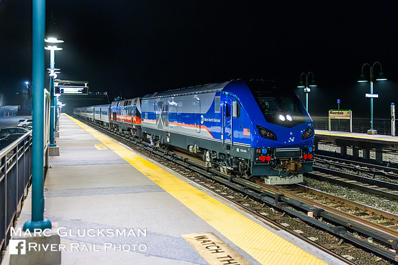 MNR Siemens SC42-DM, MNCW 301 and MNCW 229 (New Haven), Riverdale. Bronx, New York