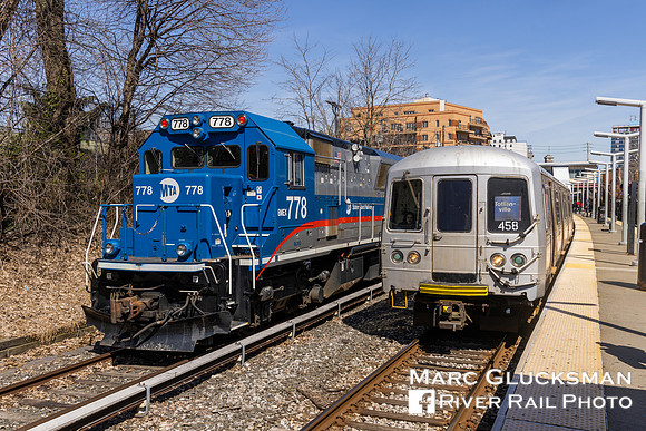 MTA Staten Island Railway SIR 458 (ME-2/R-44S) and BMEX 778 (BL20G), Tompkinsville, Staten Island, New York